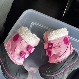 Pink and Black Winter Boots with Faux Fur